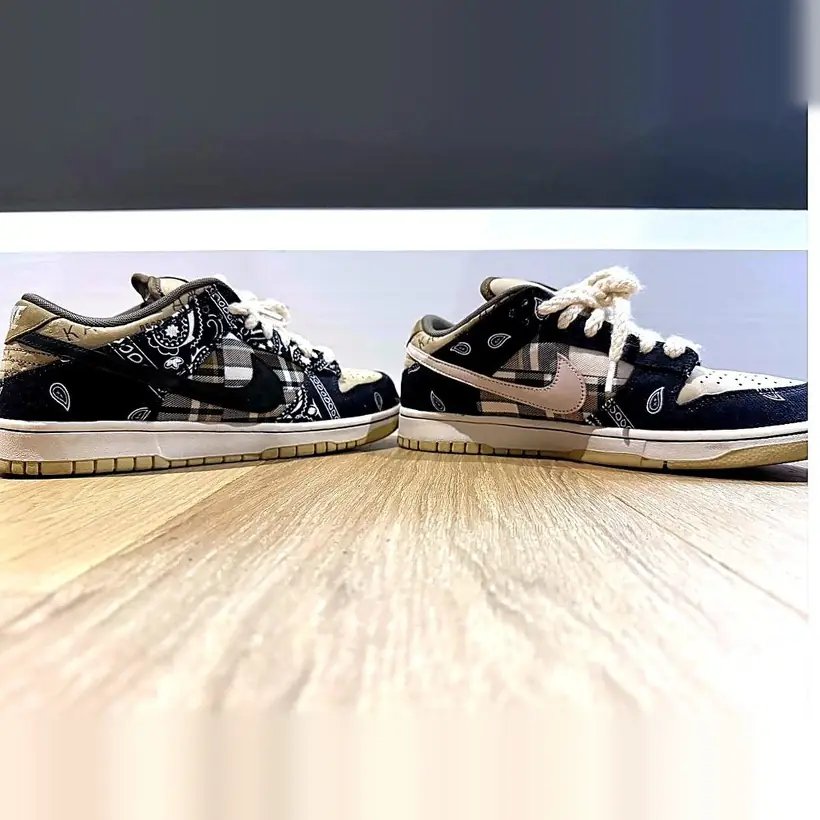 Nike SB Dunk Low x Travis Scott