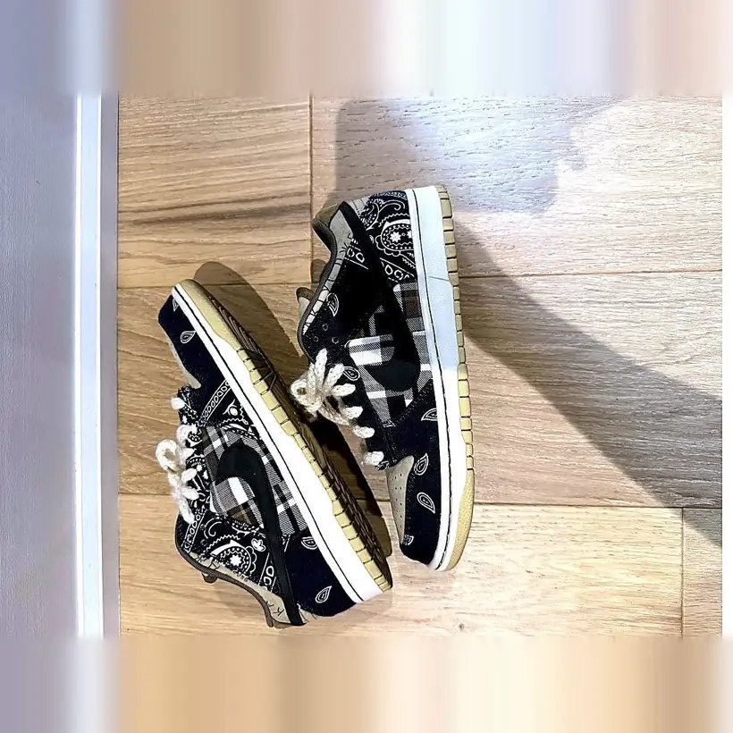 Nike SB Dunk Low x Travis Scott